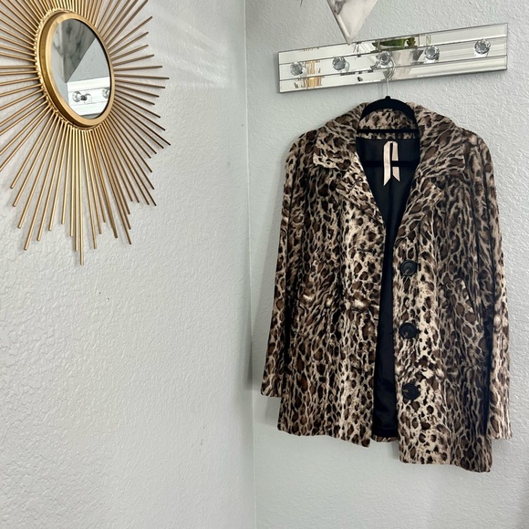 Bailey 44 Cheetah Button up Coat - Picture 4 of 15